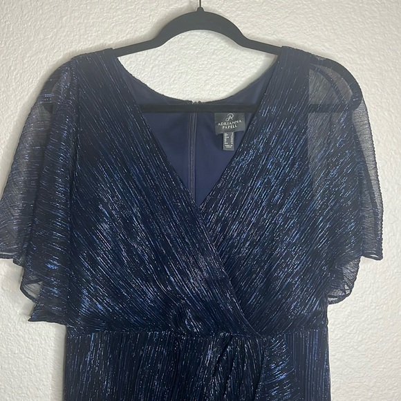 NWT-Adrianna Papell Metallic Crinkle dress, size 8. - Picture 2 of 16